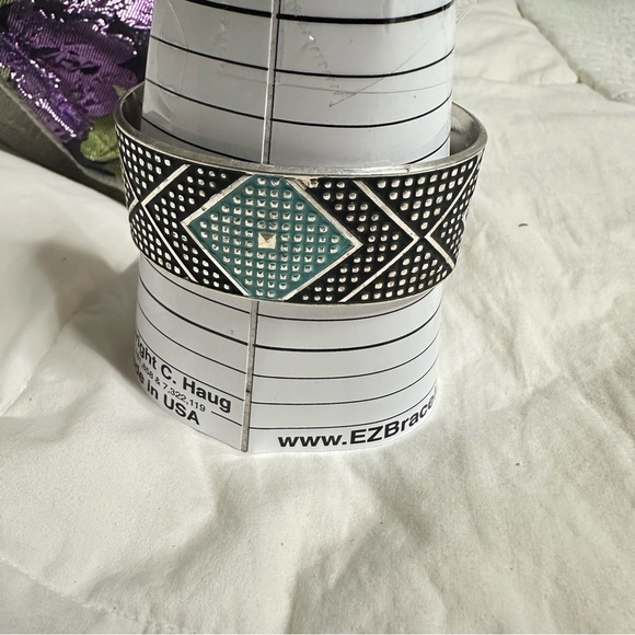 Montana Silversmiths Silver and Black Cuff Bracelet with Turquoise Accent. Solid - Picture 10 of 13